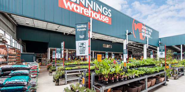 The property occupies a high profile 28,661sq m site fronting the Ellerslie Panmure Highway.