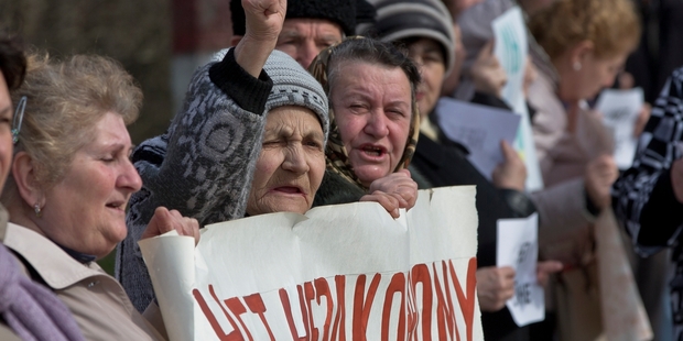 Crimean women protest against the breakup of Ukraine. AP