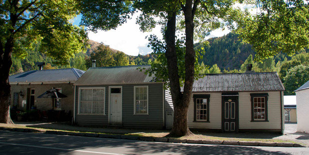 Historic cottages line Arrowtown's picturesque streets. Photo / Creative Commons image by Flickr user Jocelyn Kinghorn