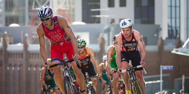 Javier Gomez of Spain leads Jonathan Brownlee (UK). Photo / Sarah Ivey