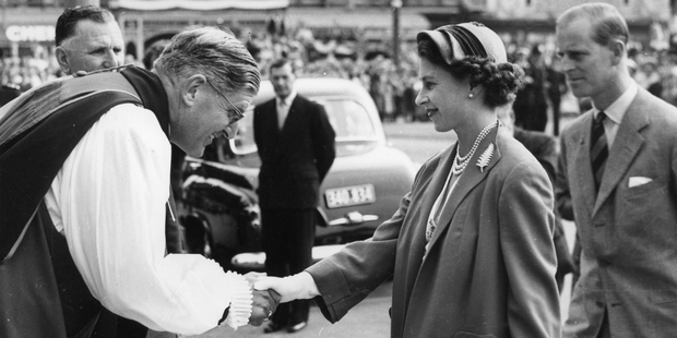 Queen Elizabeth II wearing the diamond silver fern brooch.