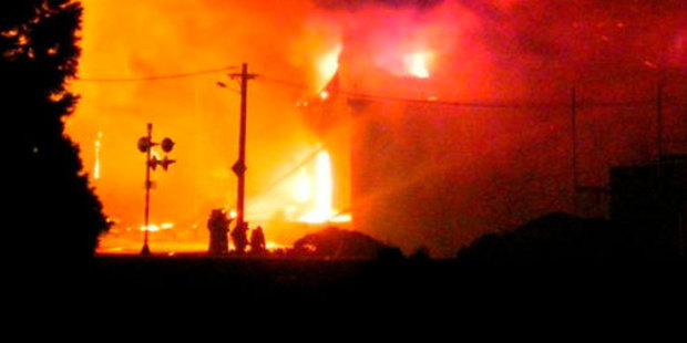 It took more than 90 firefighters from Invercargill, Gore, Mataura, Pukerau, Tapanui, Riversdale and Wyndham to control a fire at Livestock Supplies, in Gore. Photo / Russell Fredric via ODT