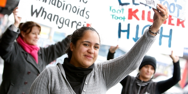 Legal high protest outside The Brew Shop in Vine St, Whanagrei. Photo/Michael Cunningham