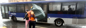 Heavy wind and rain in Auckland on Thursday has resulted in some hot water pilots being switched off. Photo / NZ Herald / Dean Purcell