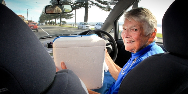 ON THE MENU: Constance Jessep loves delivering Meals on Wheels and always makes time for a chat. PHOTO/WARREN BUCKLAND HBT142108-01