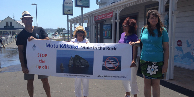 Hole in the Rock / Motu Kokao protestors at Paihia wharf. Photo / Audrey Young