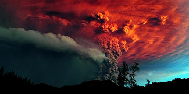 A cloud of ash billowing from Puyehue volcano near Osorno in southern Chile, south of Santiago. Photo / AFP