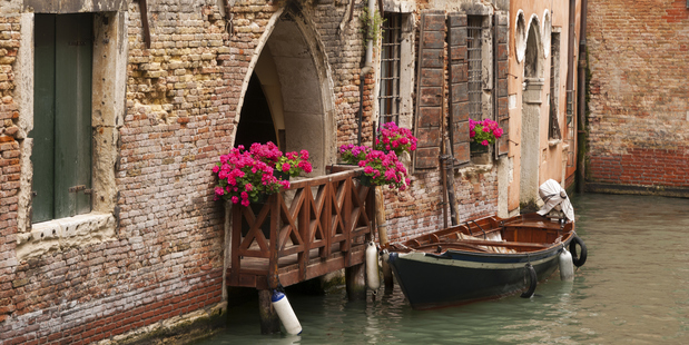 Taking a Venetian rowing lesson can be a much more cost-effective option than riding in a gondola for the same amount of time. Photo / Thinkstock