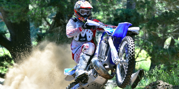 Adrian Smith (Yamaha YZ250) of Mokau (left) will keep risk-taking to a minimum this weekend. Pictures / Andy McGechan, BikesportNZ.com