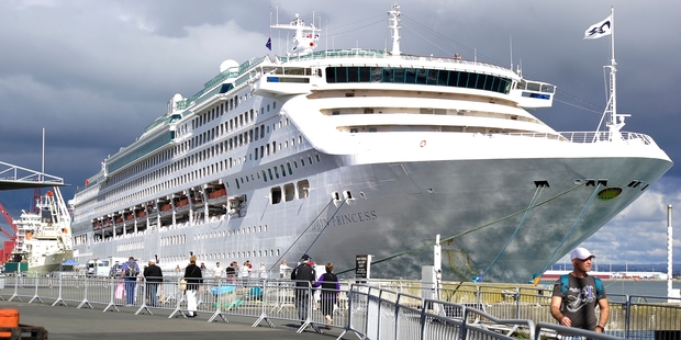 FINAL VISIT: The Dawn Princess made its final visit to the Port of Tauranga yesterday. PHOTO/GEORGE NOVAK 130514GN03BOP