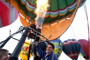 Lance Hopping, who was piloting the balloon. Photo / APN
