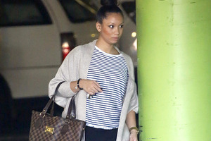 Baby bump? Sonny Bill Williams' wife Alana Raffie shopping in Sydney. Photo / INFphoto.com