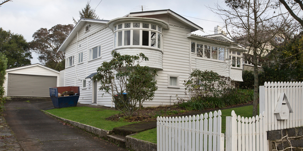 The property at 21 Maungakiekie Ave. Photo / Greg Bowker