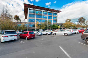 44 Taharoto Rd, Takapuna.