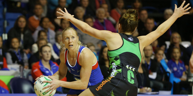 Northern Mystics centre Laura Langman, left, against West Coast Fever centre Ingrid Colyer. Photo / Getty Images