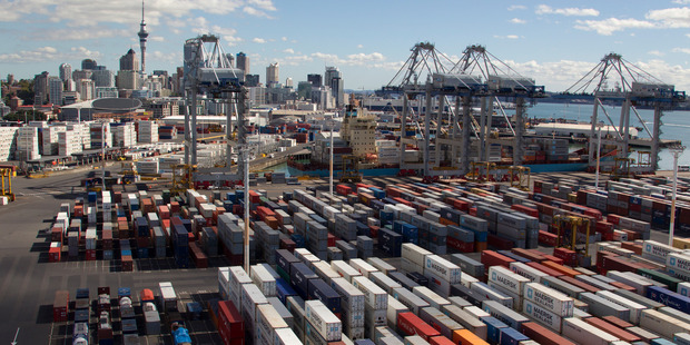 The current account surplus was $1.41 billion in the three months ended March 31, from a revised deficit of $1.5 billion in the fourth quarter of 2013. Photo / Brett Phibbs
