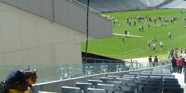 Eden Park has 740 restricted view seats between the seating bowl and fifth level.