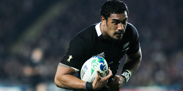 Jerome Kaino on his way to scoring a second half try for the All Blacks. Photo / Ron Burgin
