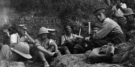 Soldiers from the New Zealand Expeditionary Force in a trench on Table Top, Gallipoli, August 6, 1915, ahead of the attack on Chunuk Bair. Photo / Alexander Turnbull Library