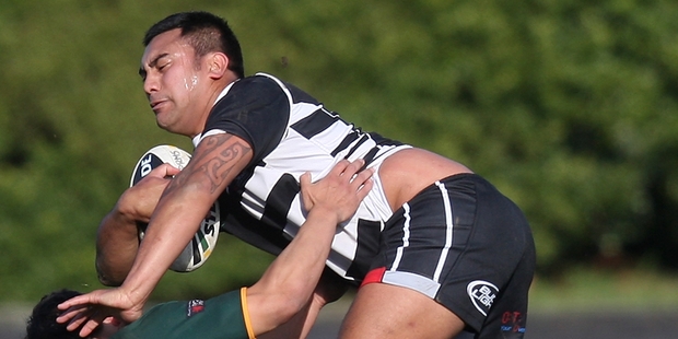 BIG CLASH: Pikiao will meet Ngongotaha in tomorrow's Rotorua derby. Pictured is Pikiao player Pirikawana Taiatini (with ball) playing against Central this season. PHOTO/BEN FRASER 180514BF14
