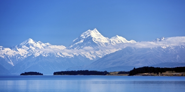 The Greens say failure to protect groundwater sources such as Lake Pukaki leads to increased costs for councils.