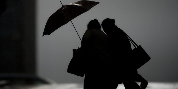 Auckland residents are still experiencing power outages following the storm. Photo / New Zealand Herald / Richard Robinson