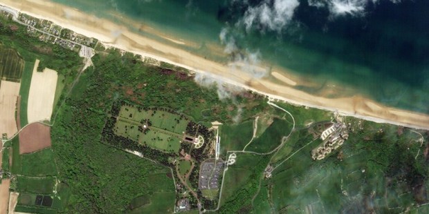 Google this week paid $500 million for Skybox Imaging, a startup that builds tiny satellites that can shoot high-resolution photos and videos of the Earth below. Photo / AFP - Skybox Imaging