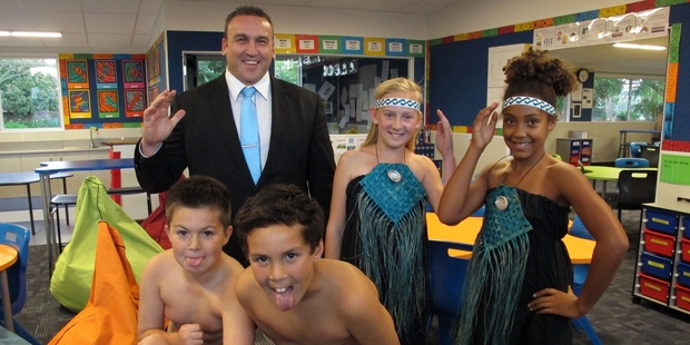 Northland MP Mike Sabin with kapa haka group members Liam Fawlk, 9, Ari Leonard, 10, Tarryn Remkes, 10, and Lucy Shepherd, 10. Photo/Peter de Graaf