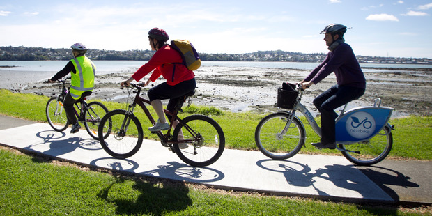 Mangere Bridge offers a pleasant, flat cycle route - be sure to use your bike's bell crossing the bridge as people are often fishing off the wharf.