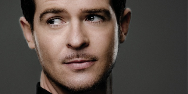 Robin Thicke's Twitter Q&A didn't go as planned.
