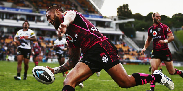 Manu Vatuvei of the Warriors runs in to score a try during the round 16 NRL match between the New Zealand Warriors and the Penrith Panthers. Photo / Getty Images.