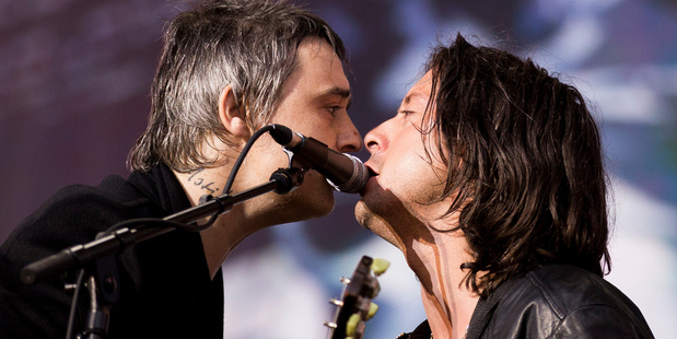 Pete Doherty and Caral Barat of The Libertines perform on stage at British Summer Time Festival at Hyde Park in London. Photo/Getty