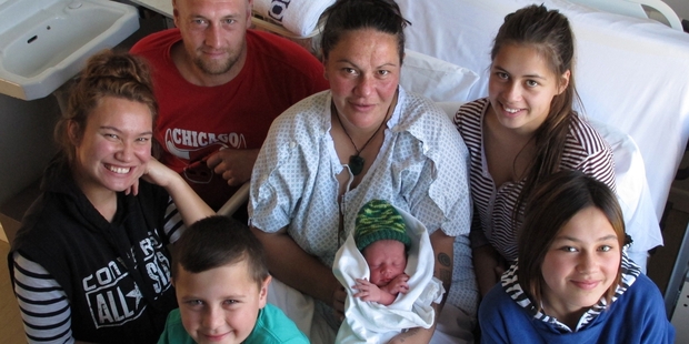 SPEEDY: Diana Thomson with her impatient baby boy, just six hours old. PICTURE/PETER DE GRAAF