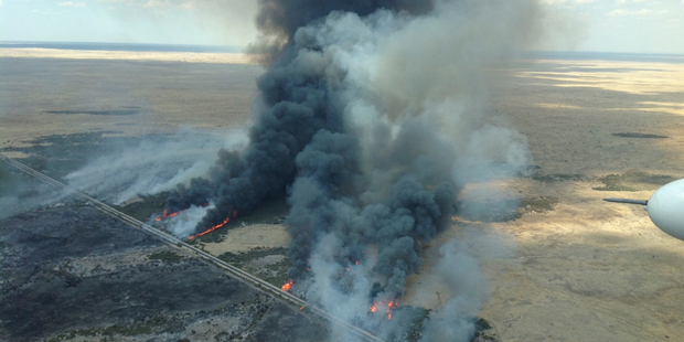 A large fire burns in Kiana, in South Australia's Lower Eyre Peninsula. Photo / AP