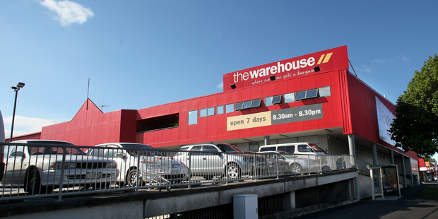 The Warehouse overreacted when it fired a security guard who insulted a customer, the ERA has ruled.