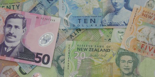 The kiwi rose as high as 94.80 Australian cents, trading at 94.72 cents at 8am from 94.45 cents yesterday. The local currency increased to 83.44 US cents from 83.29 cents yesterday.
