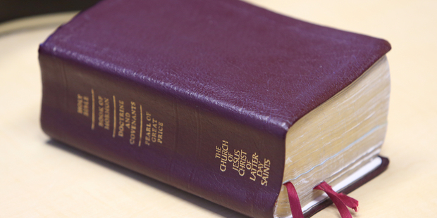 A good Samaritan found someones bible and handed it into police.