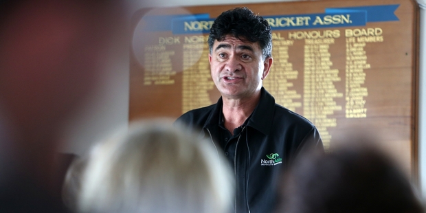 Noel Matthews explained the success of NorthAble's Navigator Service to officials from the Ministry of Health last year, now the programme has been extended to Auckland.Photo/Michael Cunningham