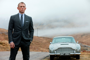 Daniel Craig, as James Bond, would have had a solution for litter louts.