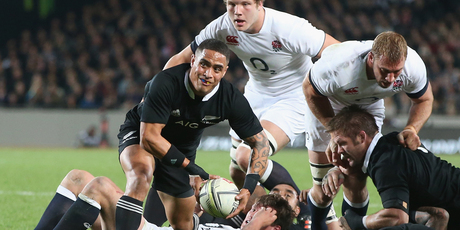 Aaron Smith has re-signed with the New Zealand Rugby Union through to 2016. Photo / Getty Images