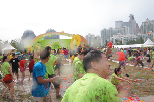Zespri's Chinese water fight. Photo/supplied