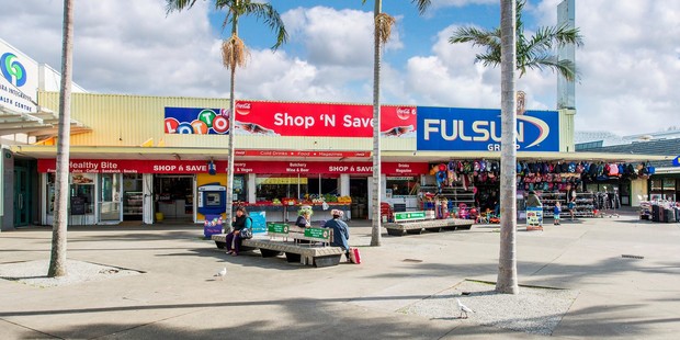 The anchor tenant supermarket has renewed its six-year lease for the Otara properties in South Auckland.