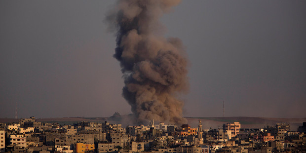 In its fourth week, the Gaza war has left more than 1800 Palestinians and more than 60 Israelis dead. Photo / AP