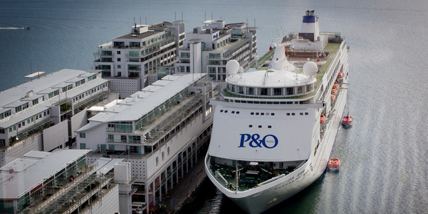 P&O's Pacific Pearl is docked alongside Princes Wharf in Auckland. Photo / Sarah Ivey