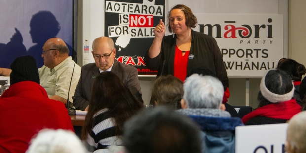 DDEBATE: Maori Party candidate Marama Fox (right) and Green Party candidate Henare Kani in action at the candidates' debate last night. PHOTO/GLENN TAYLOR HBT14314214