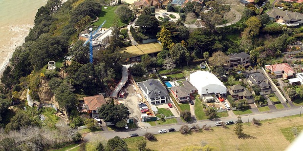 Graeme Hart owns multiple properties in St Heliers.