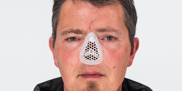 Skull magnets keep the device in place.