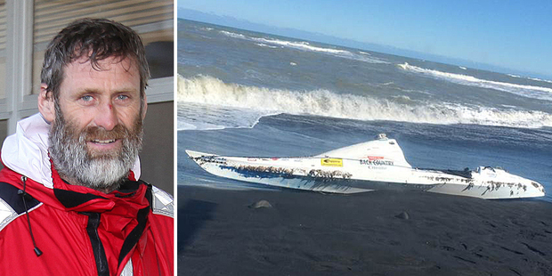 Scott Donaldson, left, and the kayak he used on his trans-Tasman crossing attempt. Photo / Rotorua Daily Post / Supplied