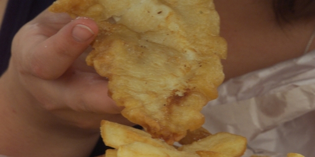 Fish and chips is regarded as a cheap meal in New Zealand but home-cooked, healthy food can cost about the same. Photo / Paul Estcourt