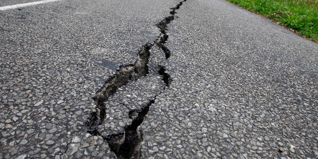 A crack in the road between Eketahuna and Alfreton caused by the earthquake. Photo / Mark Mitchell